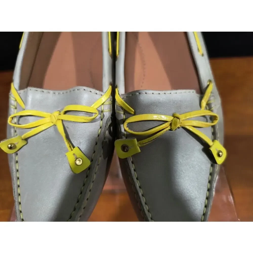 Clarks Artisan Leather Driving Loafers‎ with Bows, Gray and Yellow, Size 8.5